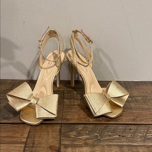 Jessica Simpson Gold Heels with Bow